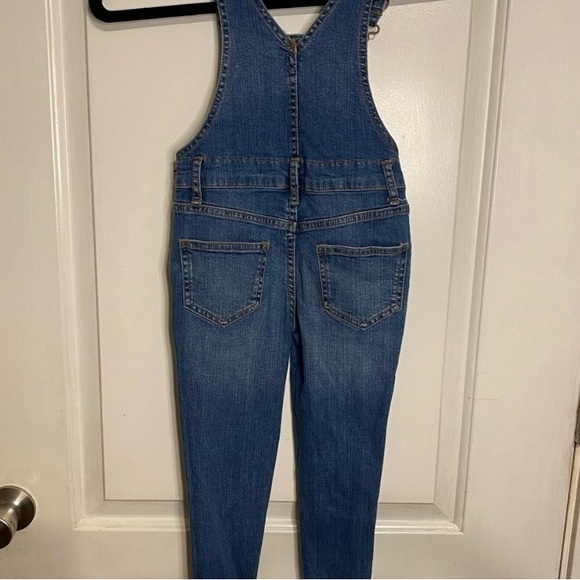 OshKosh B'Gosh Girl's Overalls Destressed Hem Blue Denim Bib Pants. Size 5/5A. - Picture 6 of 7